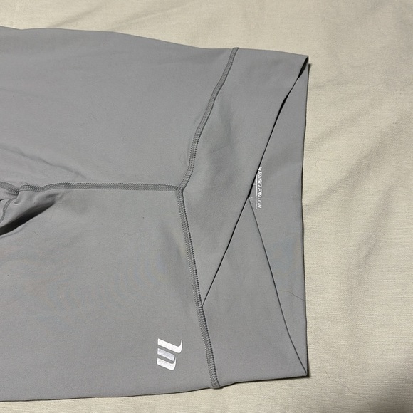 Large MuscleNation full length crossover band with scrunch bum - Picture 2 of 4